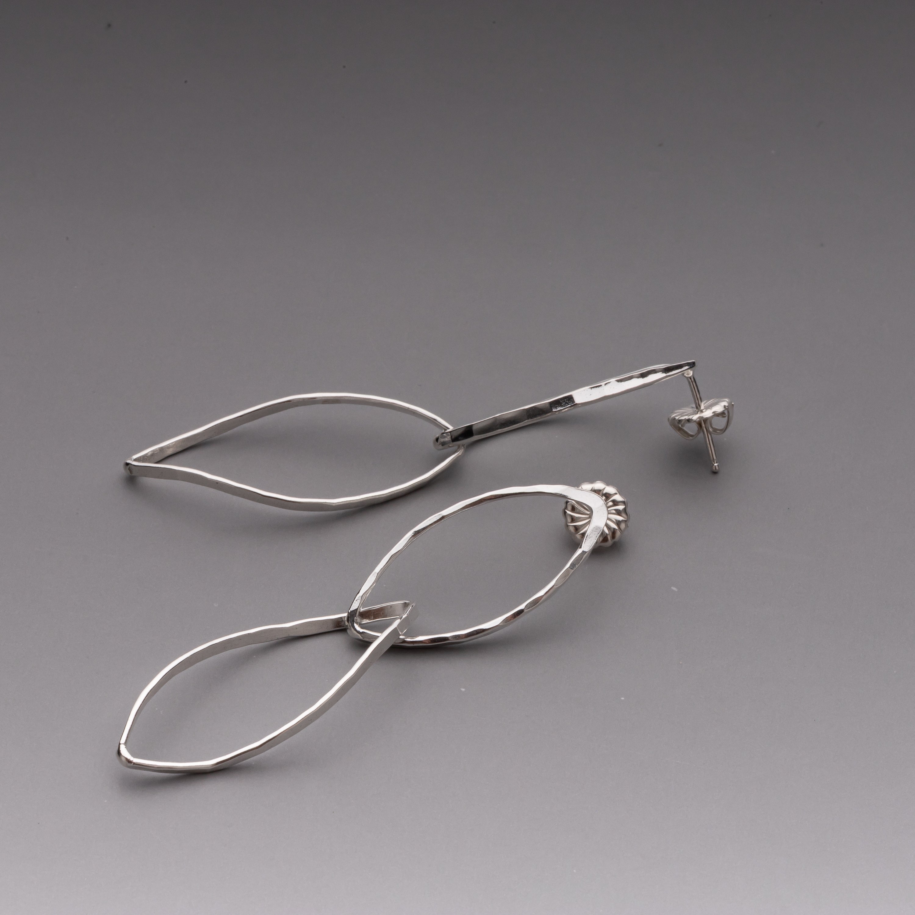 Double Leaf Shaped Drops With a Twist