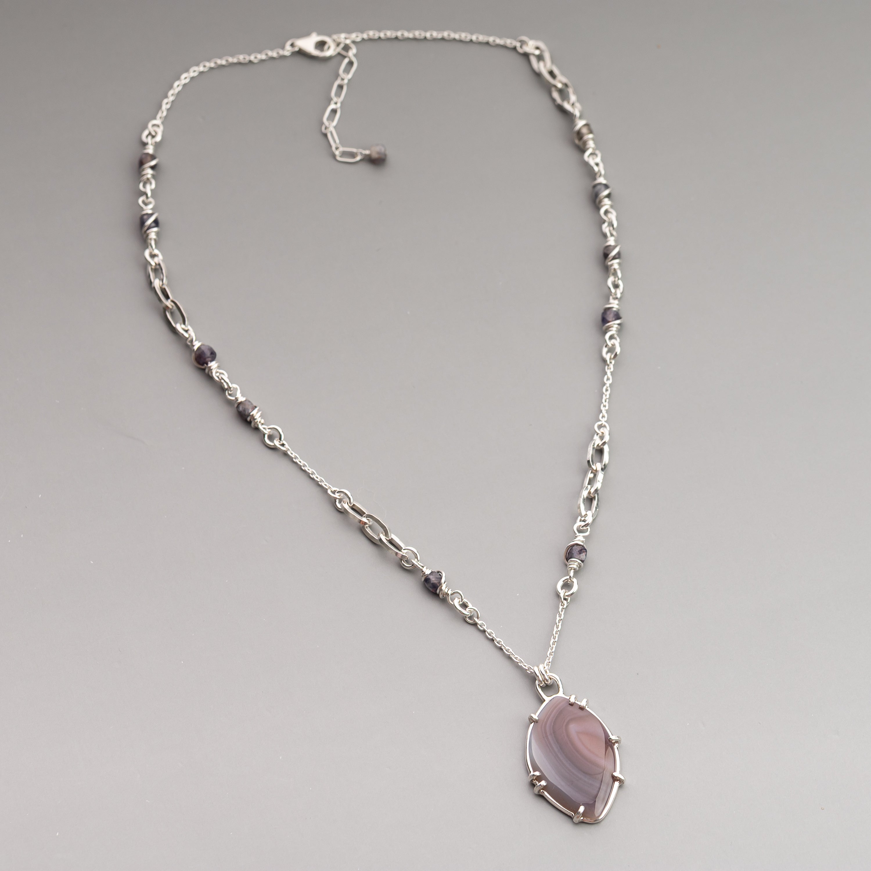 Prong Set Agate Pendant on Iolite Wrapped Chain