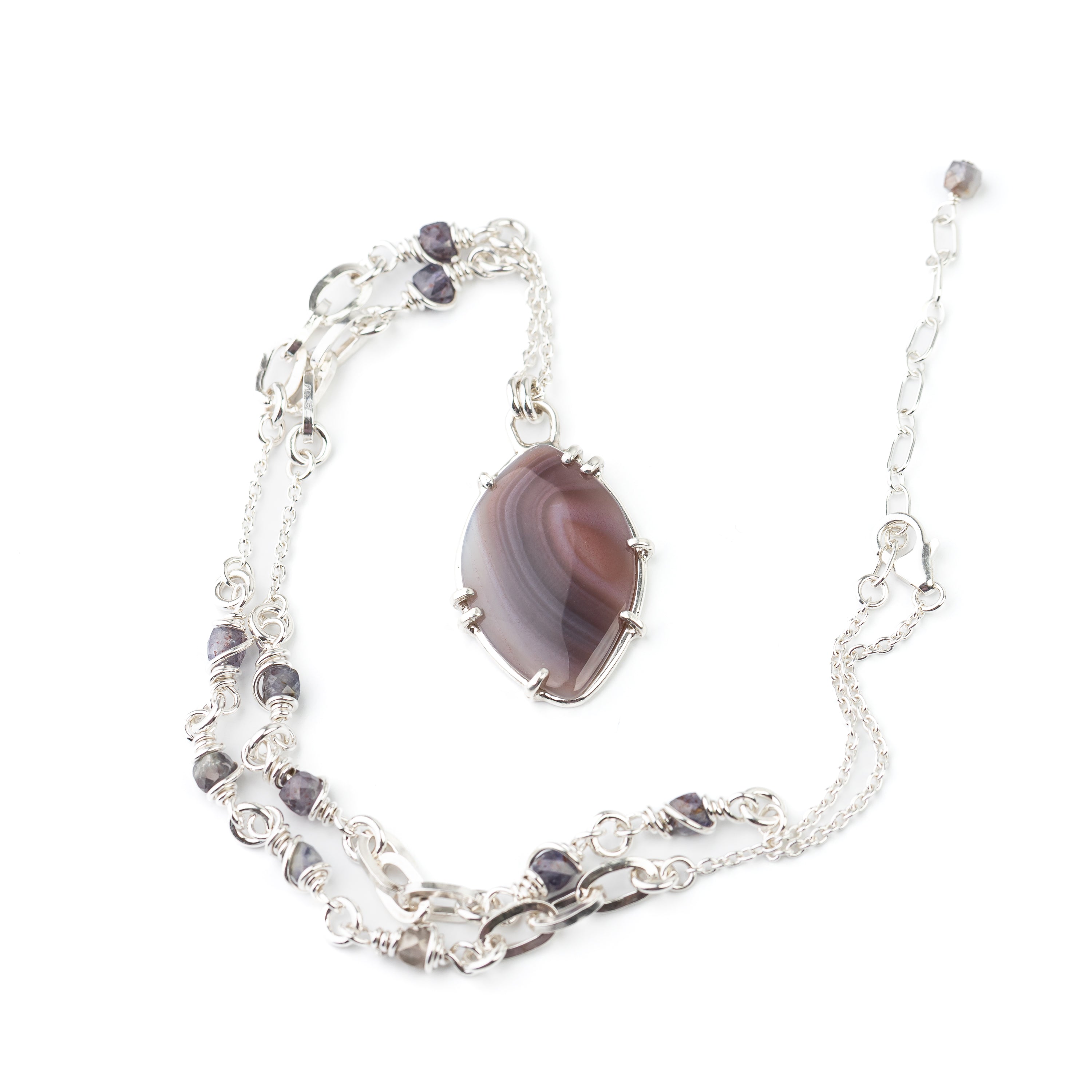 Prong Set Agate Pendant on Iolite Wrapped Chain