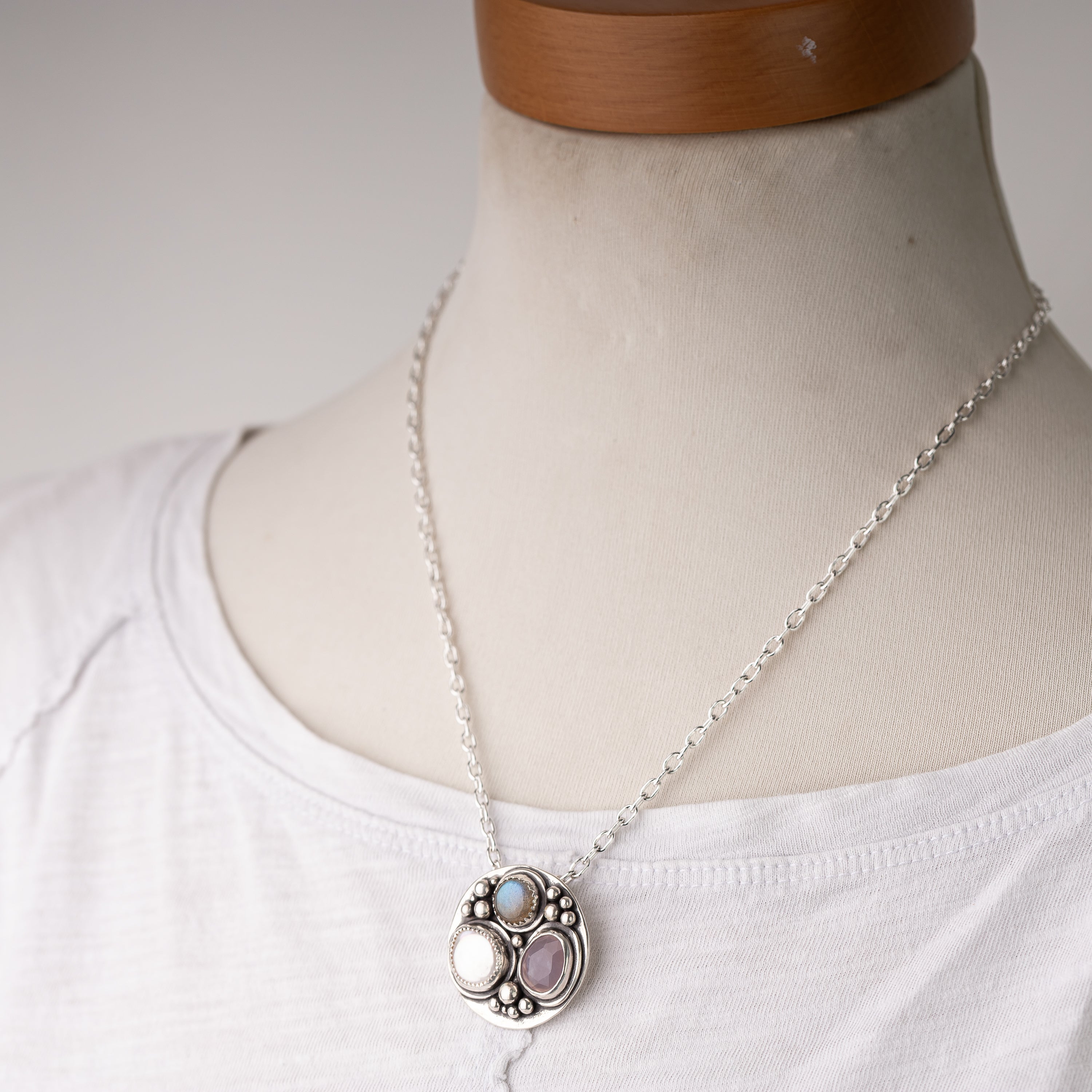 Stone Cluster Disc Necklace