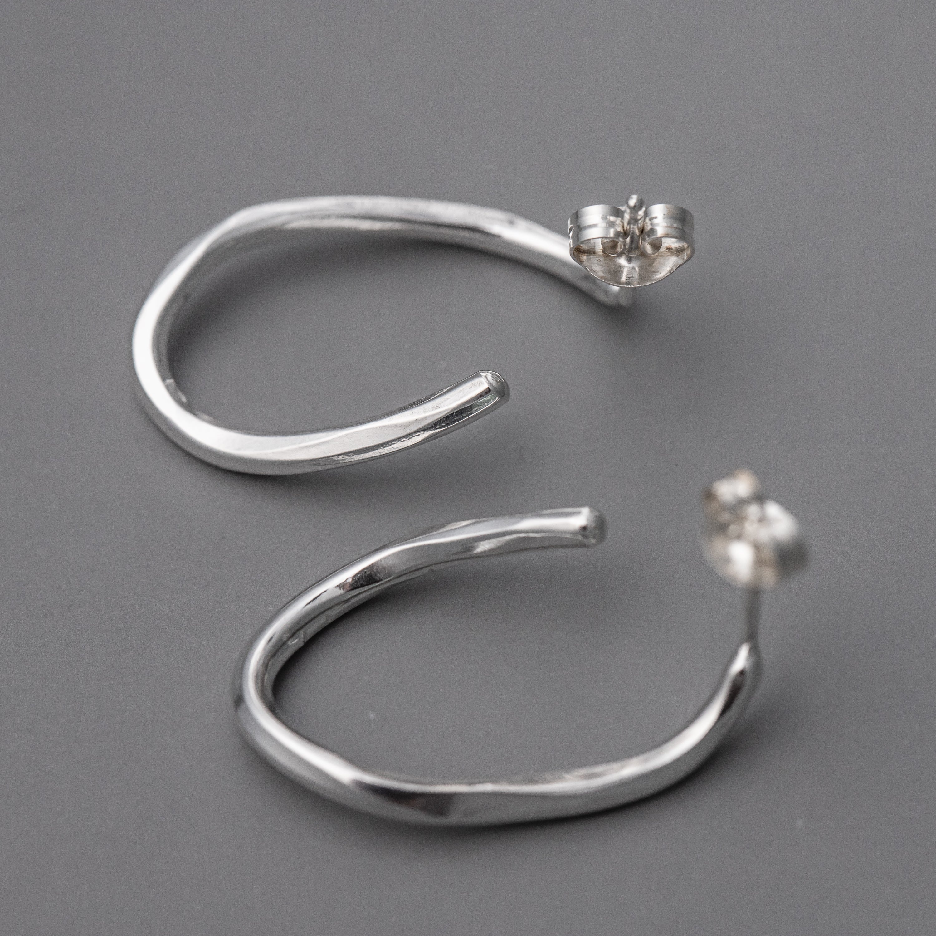 Sculpted Oval Hoop Earrings