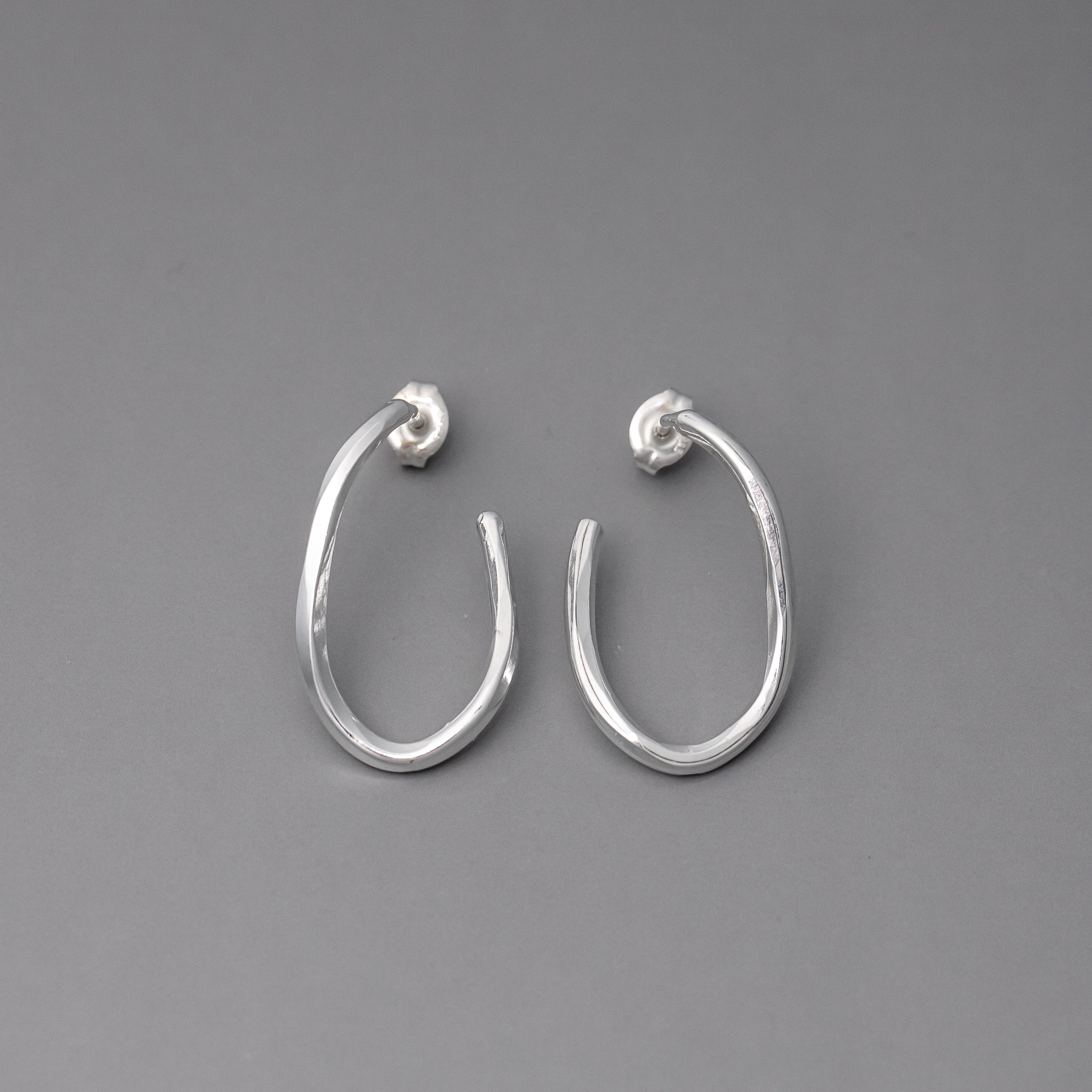 Sculpted Oval Hoop Earrings