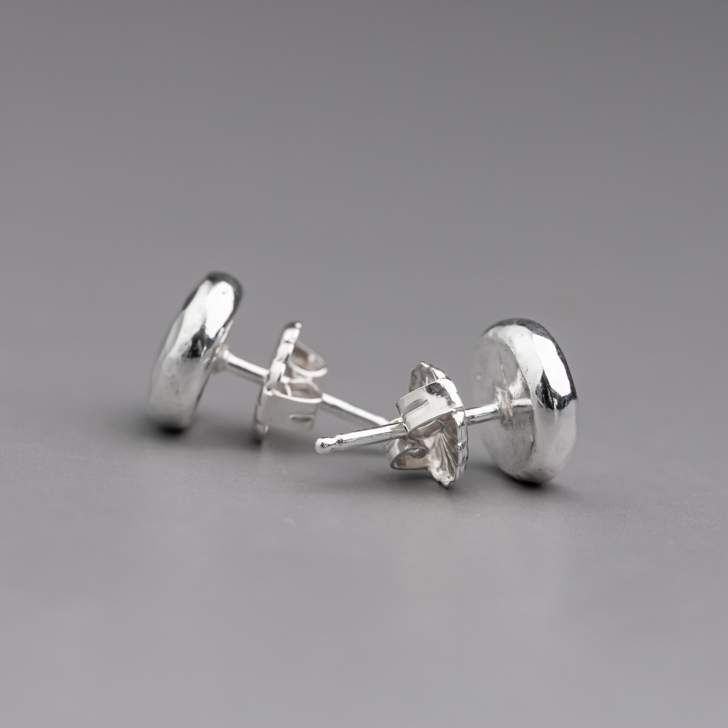 Hammer Faceted Studs